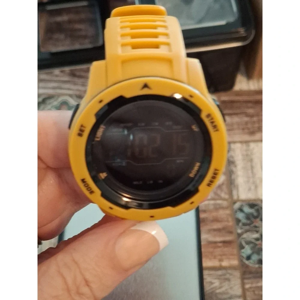 NIB Findtime Mens Sport Watch. Fitness Tracking,stopwatch,alarm,42mm,yellowband.